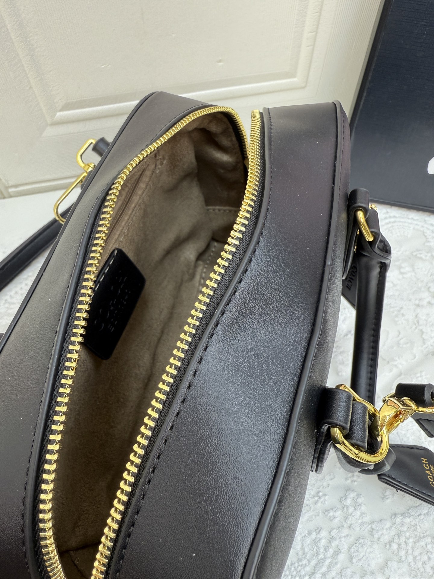 33$ dh COACH JYH6868 Shoulder bag size 24x15x10 cm 71415023330 BY2565 gallery