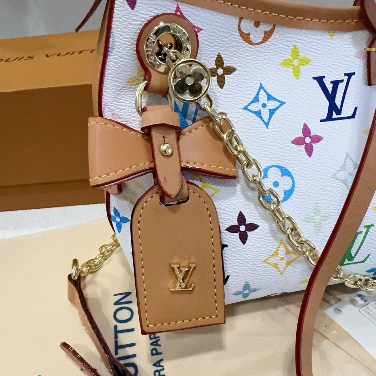 33$ dh LV 13014 Shoulder bag size 30X19X11 cm 91628023331 BY2289 gallery