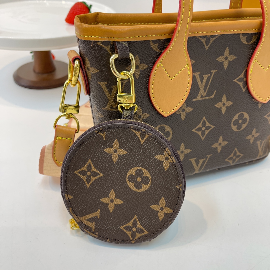 33$ dh LV 334428 Tote bag size 23X15X9 cm 81511423332 BY2619 gallery