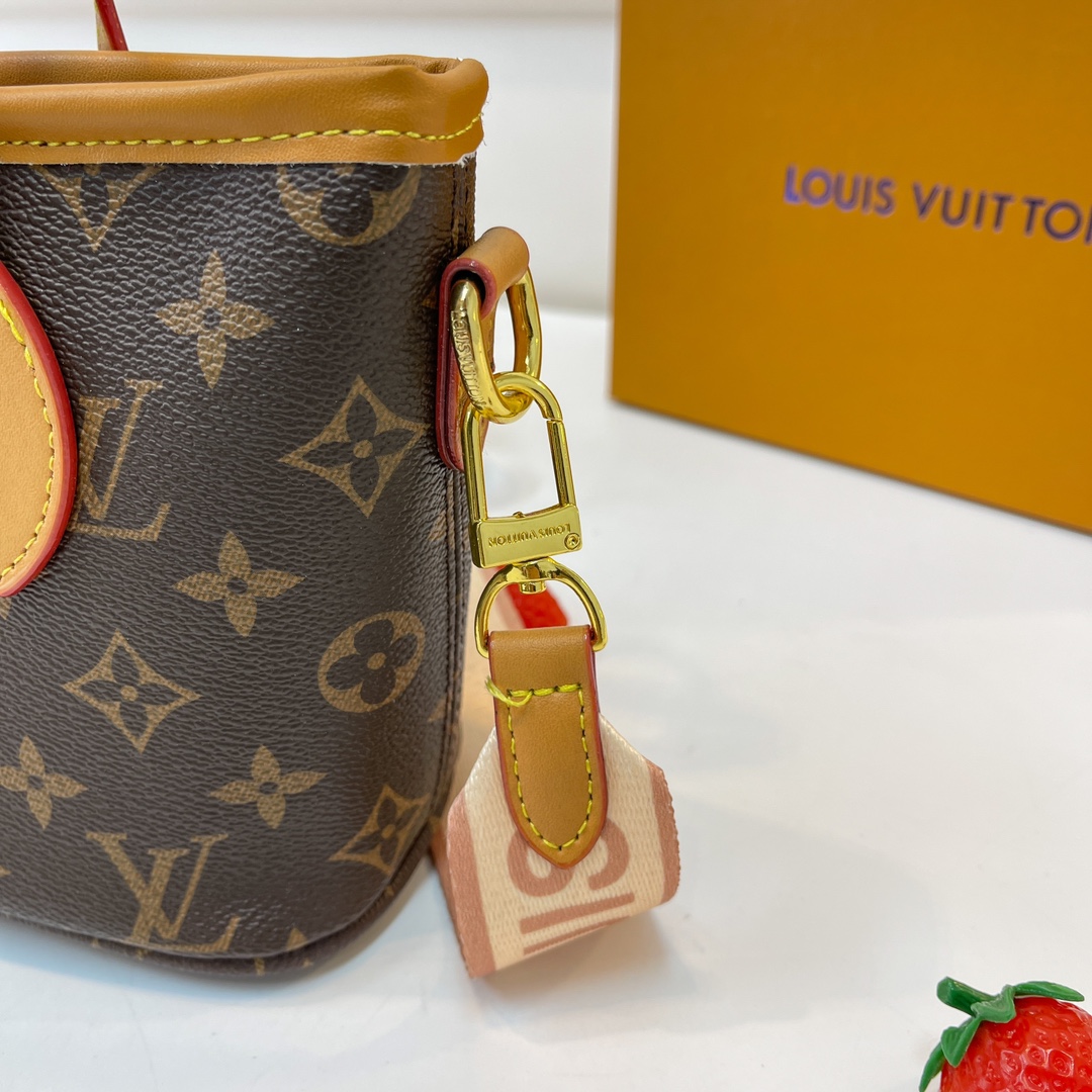 33$ dh LV 334428 Tote bag size 23X15X9 cm 81511423332 BY2619 gallery