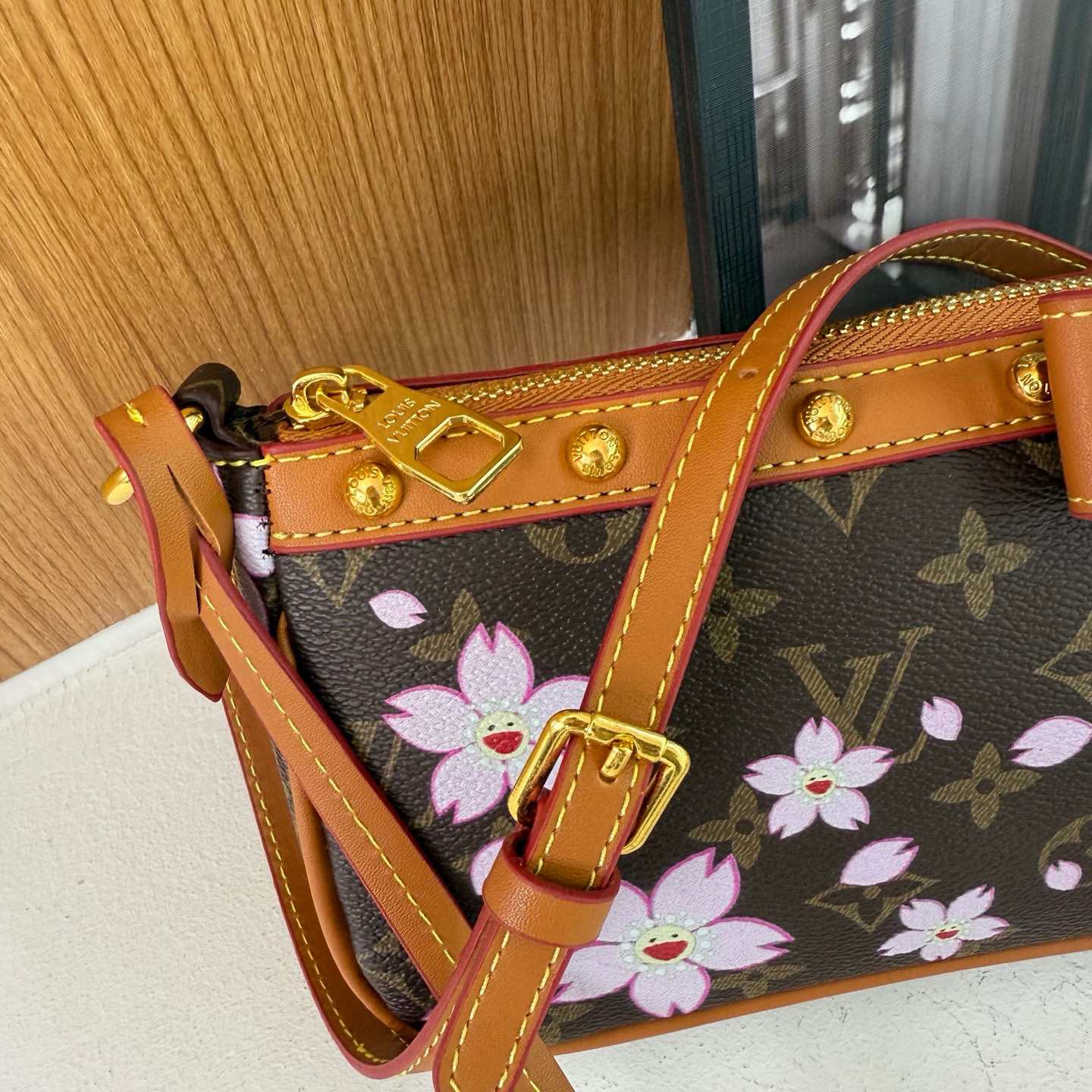 33$ dh LV 6638 Shoulder bag size 21X12X4 cm 51231623331 DX676 gallery