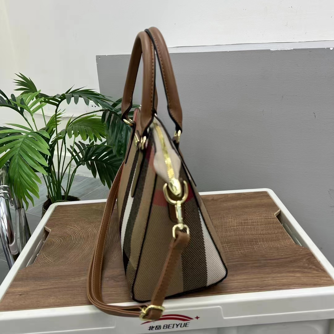 33$ new_dh BURBERRY_016 SIZE 34X23X14 CM 91532023116 XR5B66 gallery