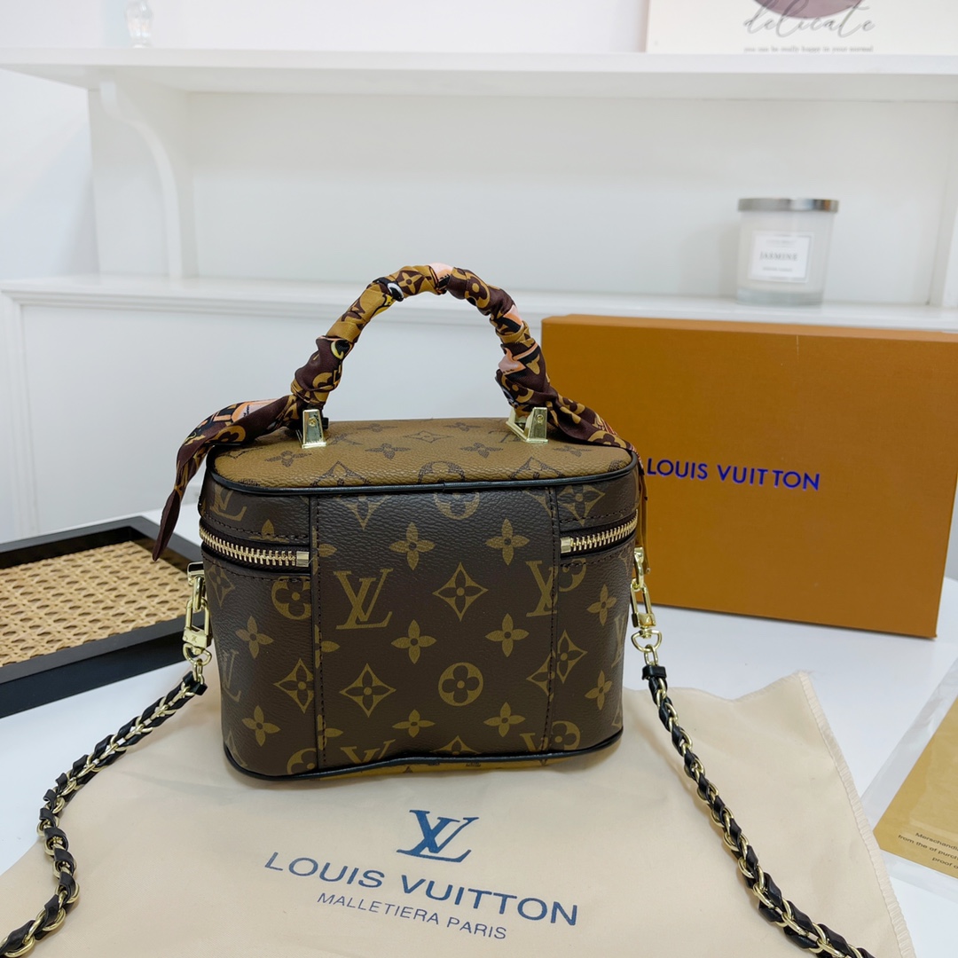 34$ dh LV 45165 Shoulder bag size 19X14X9 cm 91546823440 BY2297 gallery