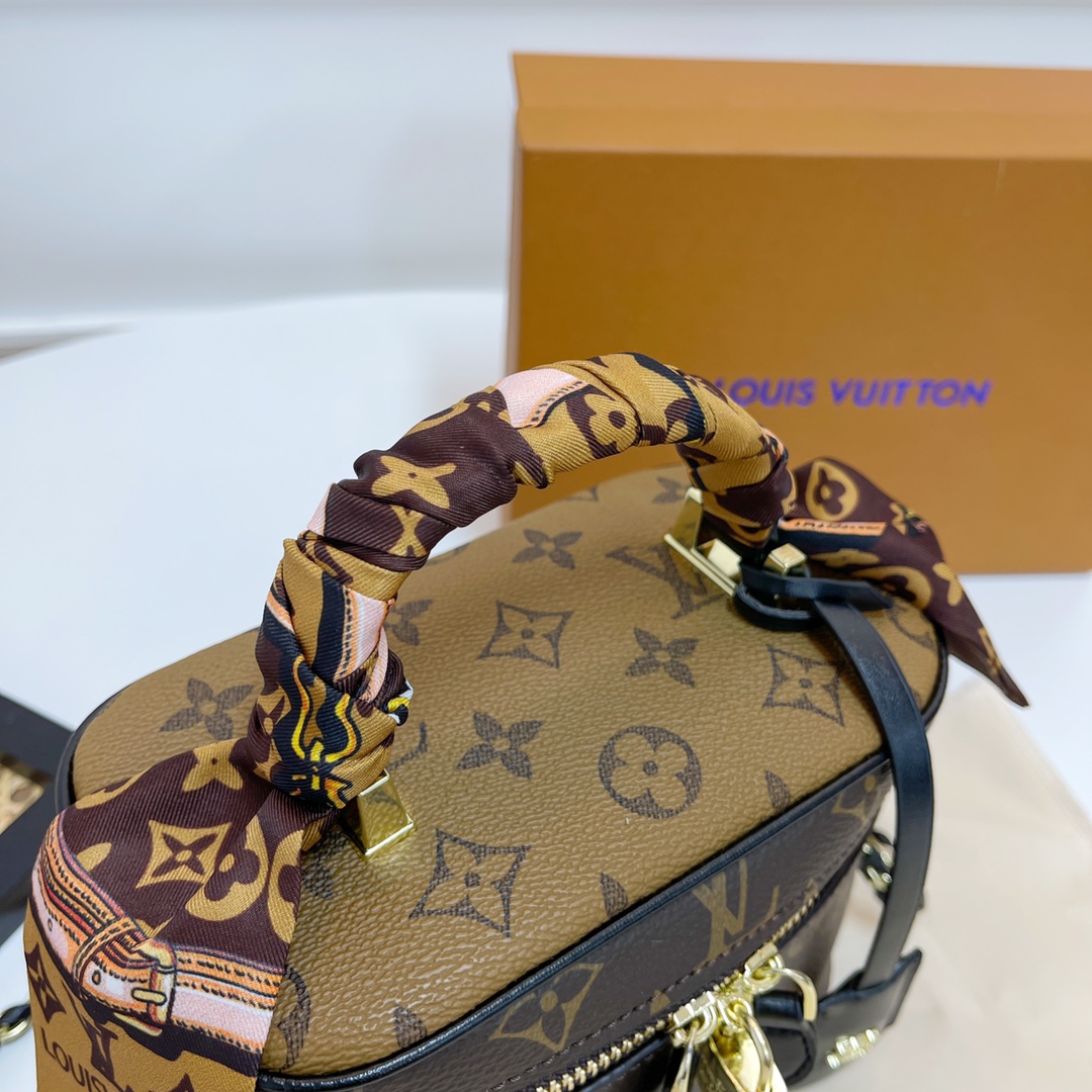 34$ dh LV 45165 Shoulder bag size 19X14X9 cm 91546823440 BY2297 gallery