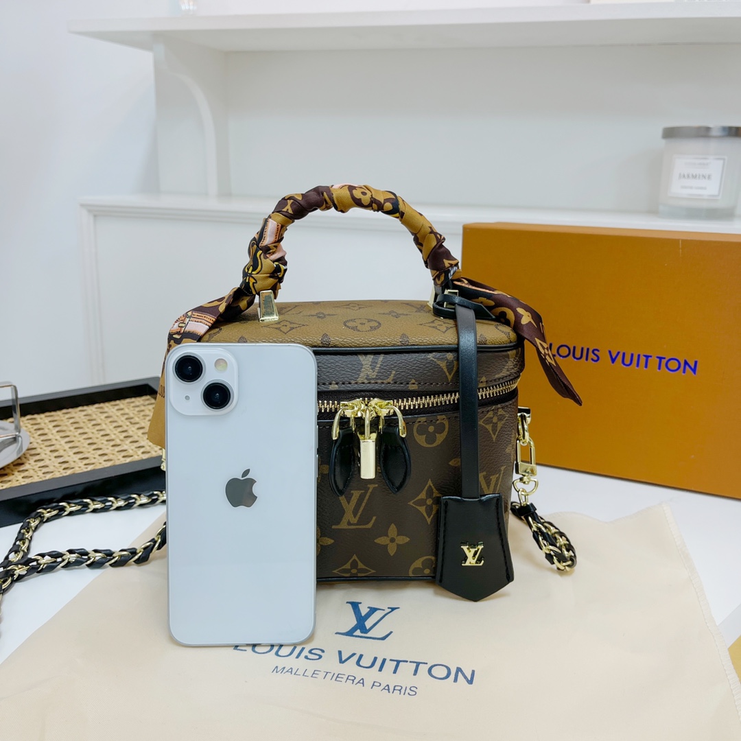 34$ dh LV 45165 Shoulder bag size 19X14X9 cm 91546823440 BY2297 gallery