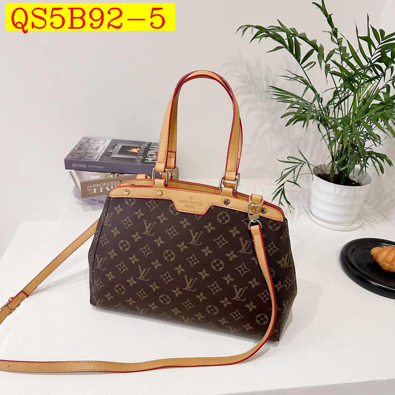 34$ new_dh LV_104432 SIZE 34X25X13 CM 81524623224 QS5B92 gallery