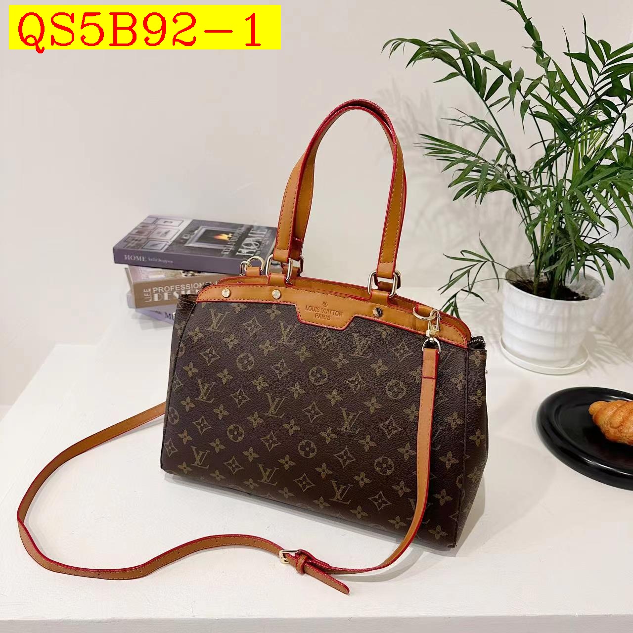 34$ new_dh LV_104432 SIZE 34X25X13 CM 81524623224 QS5B92 gallery