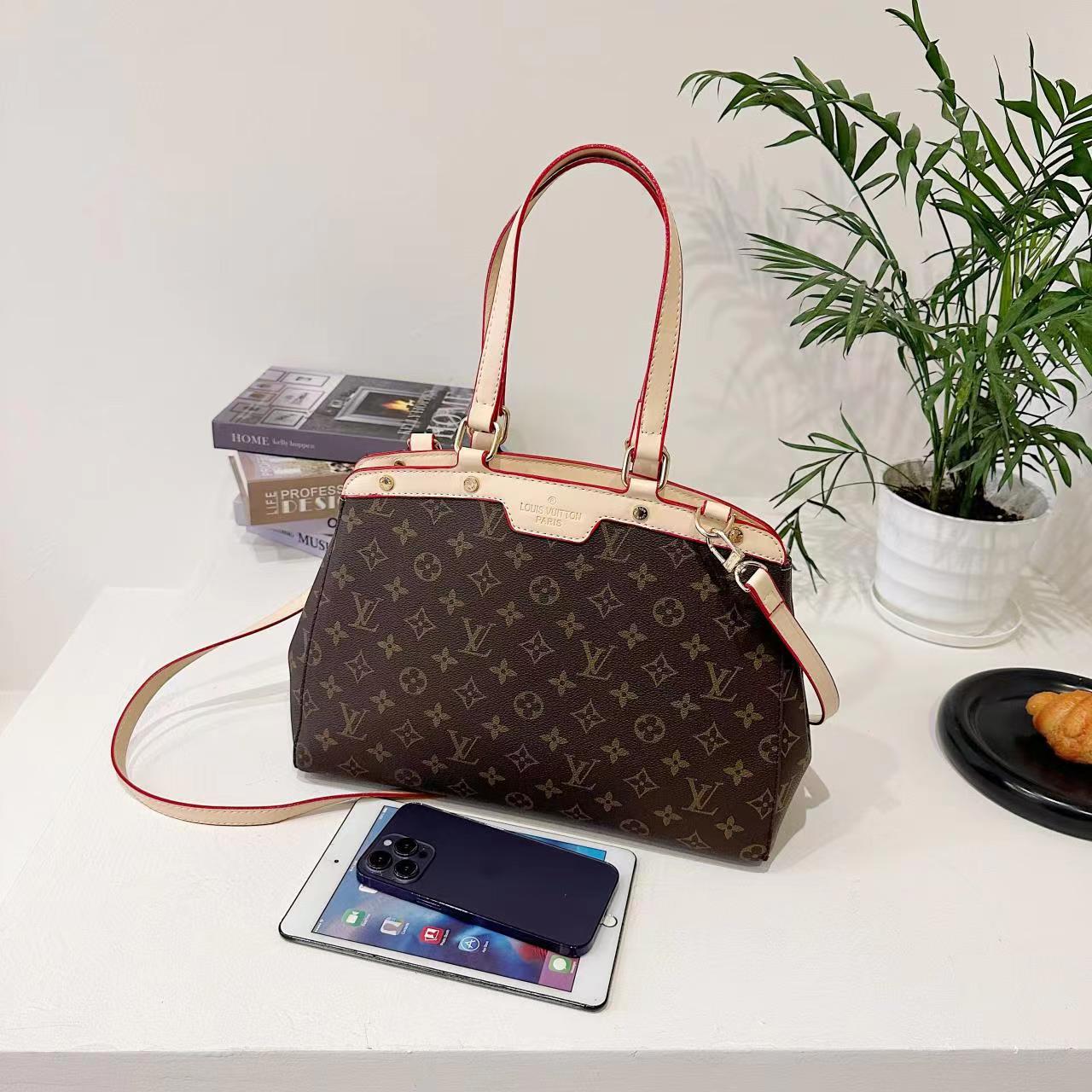 34$ new_dh LV_104432 SIZE 34X25X13 CM 81524623224 QS5B92 gallery