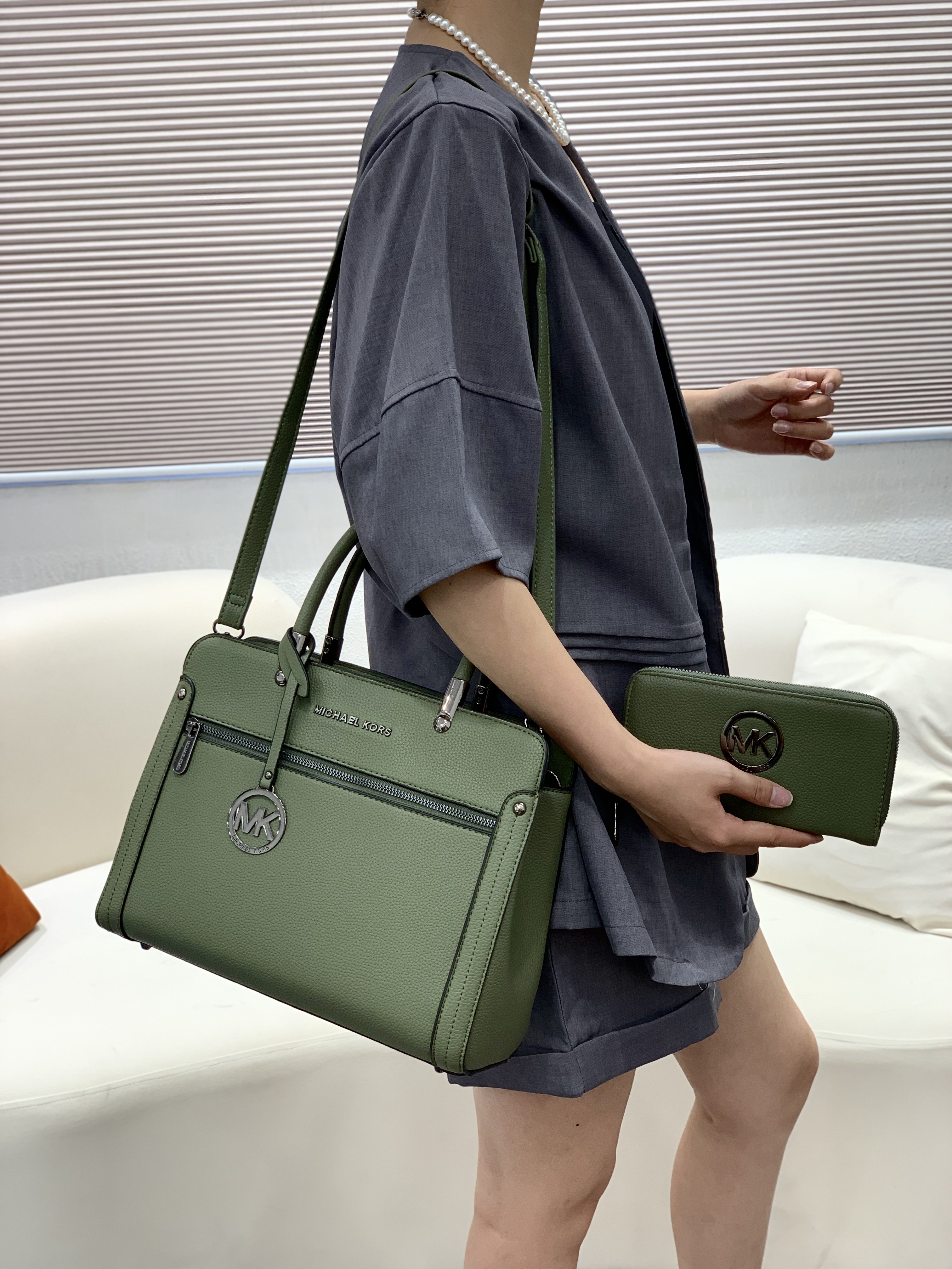 35$ DH dh MK 8811 size 32X11X25 CM 71465023452 XR8B105 gallery