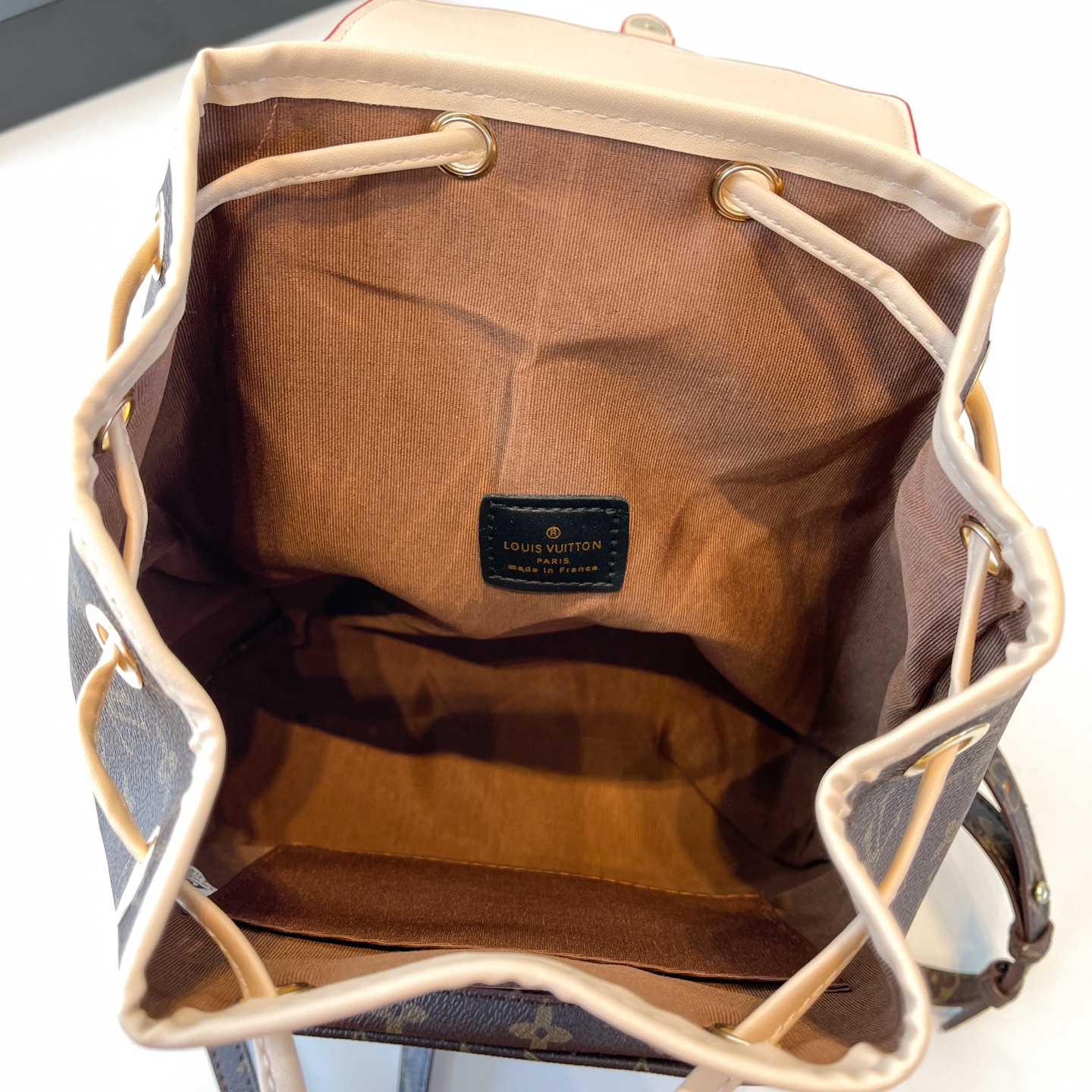 35$ dh LV 7749 Shoulder bag size 30X28X10 cm 61324823452 BY2465 gallery