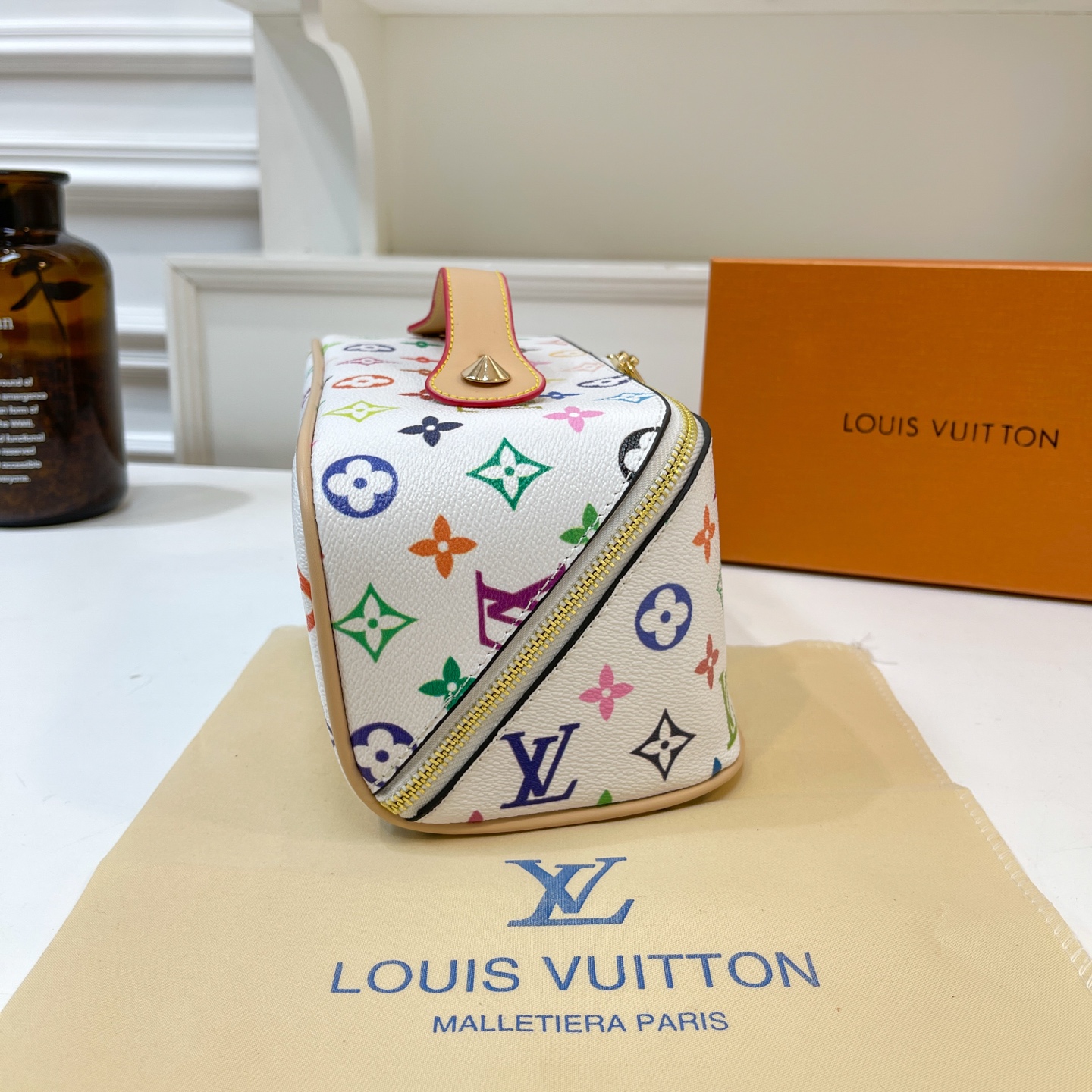 35$ dh LV 8815 Shoulder bag size 25X13X13 cm 41256023457 BY2667 gallery