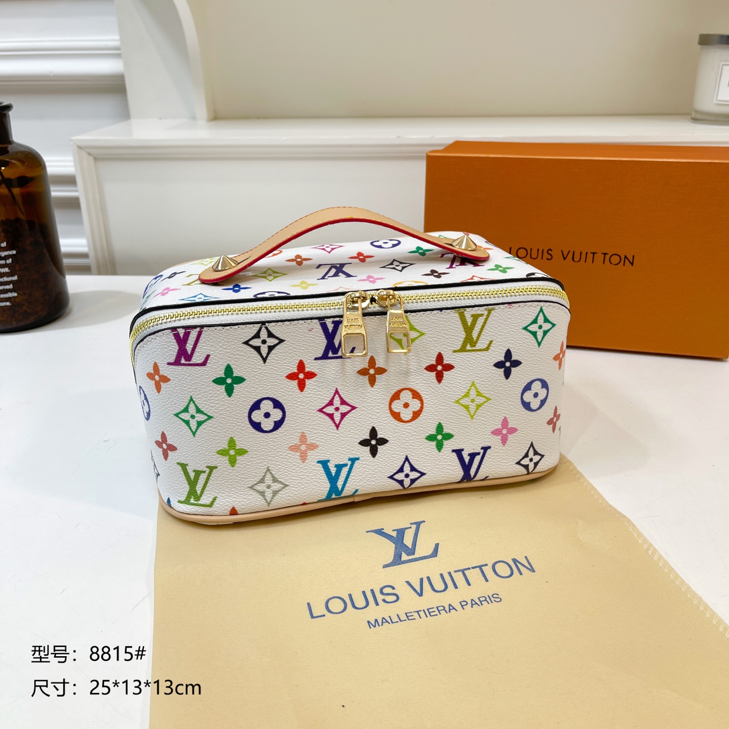 35$ dh LV 8815 Shoulder bag size 25X13X13 cm 41256023457 BY2667 gallery