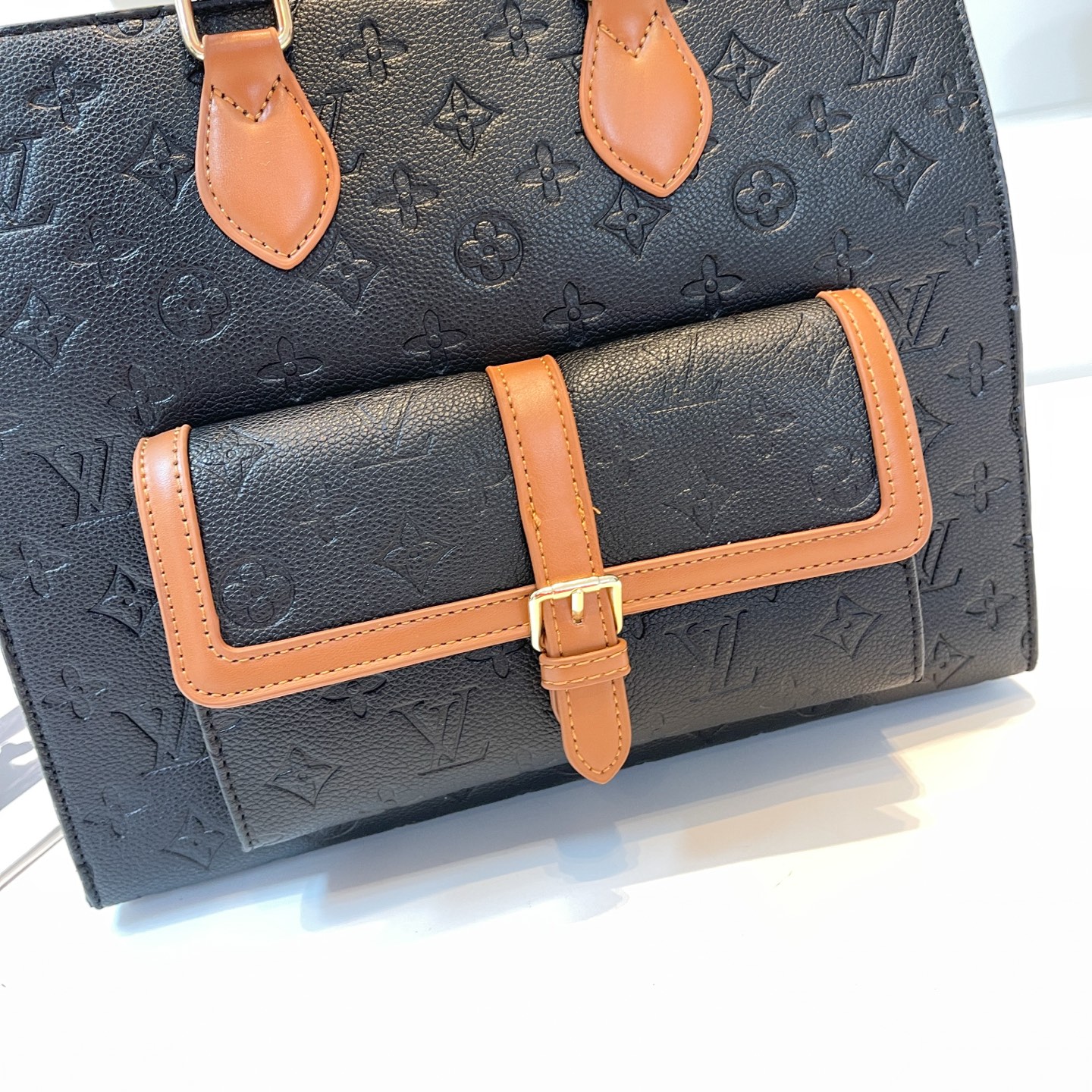35$ dh LV 9716 Shoulder bag size 32X25X13 cm 71438623458 BY2303 gallery