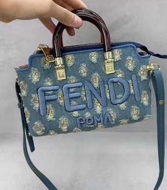 35$ new_dh FENDI SIZE 18X12X8 CM 71458623239 DX5B36 gallery