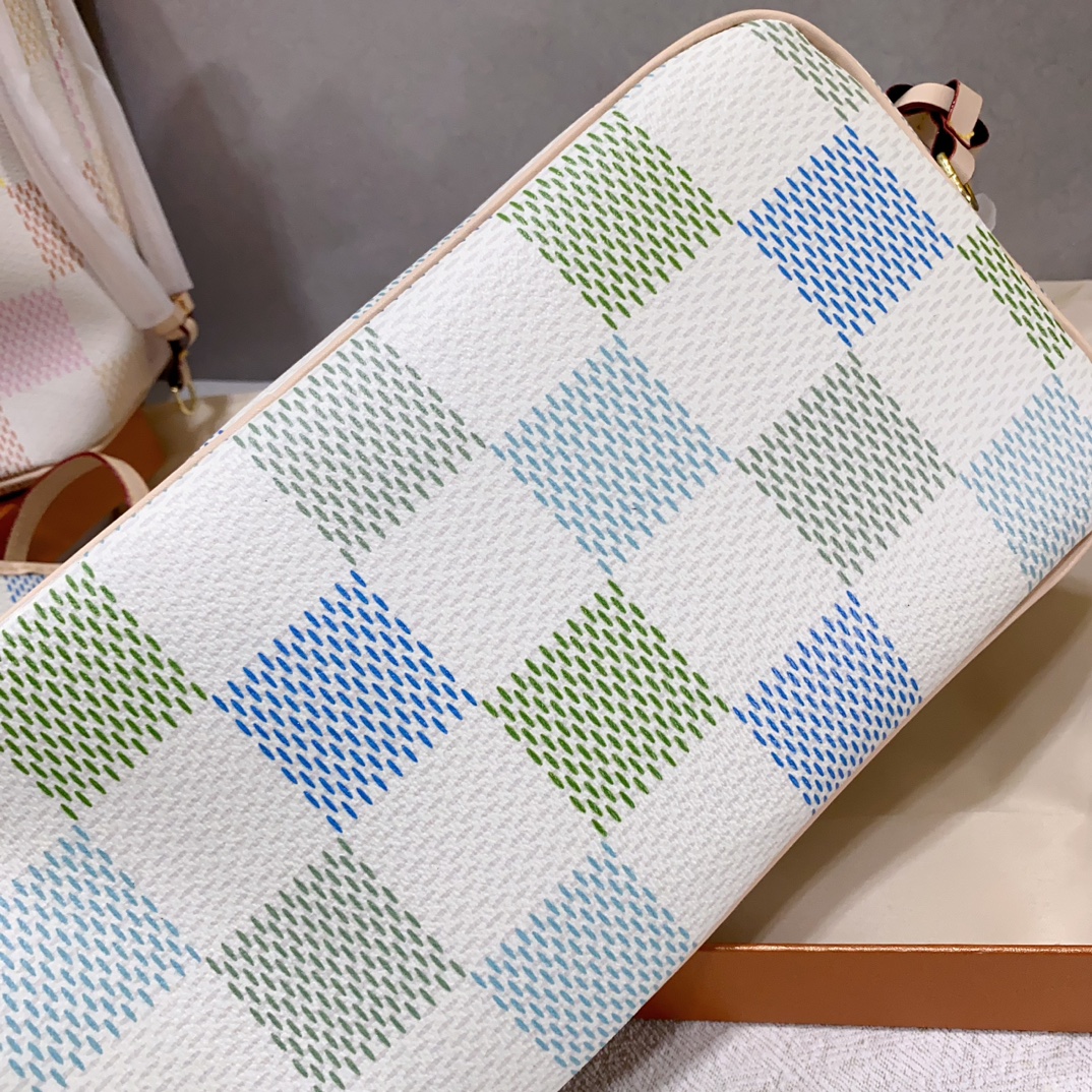 35$ new_dh LV HT009 SIZE 46X30X18 CM 91526423238 ZY2B309 gallery