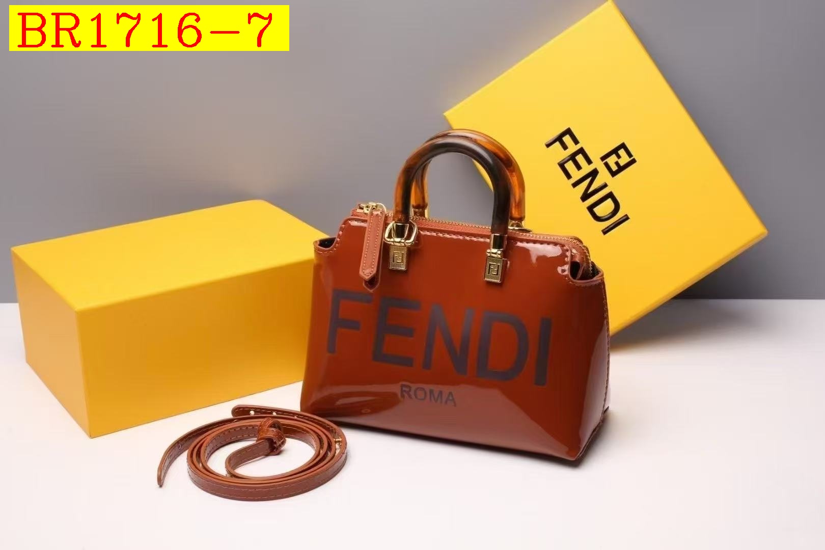 36$ FENDI 3646 Shoulder bag size 22X10X15 cm 814650 BR1716 gallery
