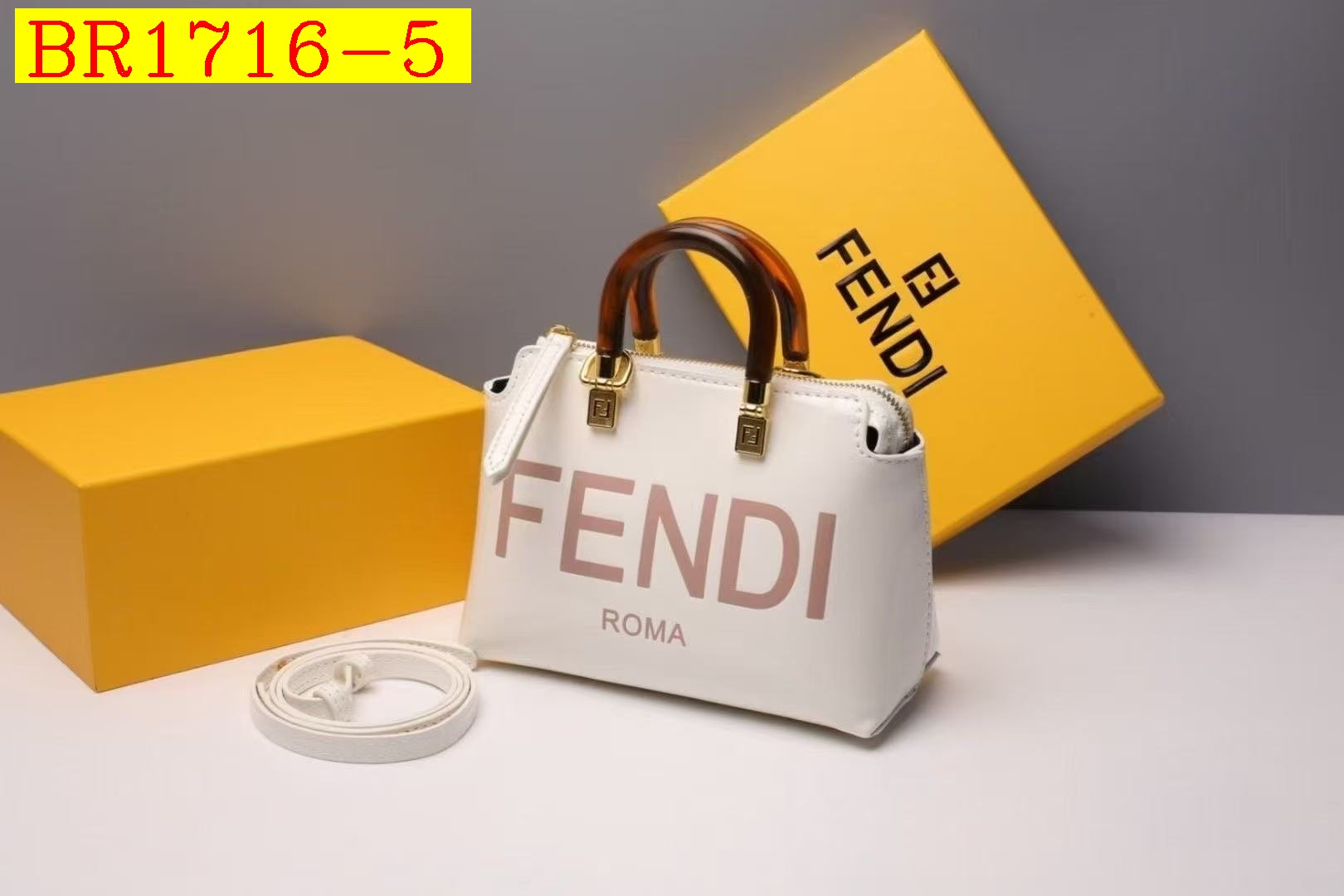 36$ FENDI 3646 Shoulder bag size 22X10X15 cm 814650 BR1716 gallery