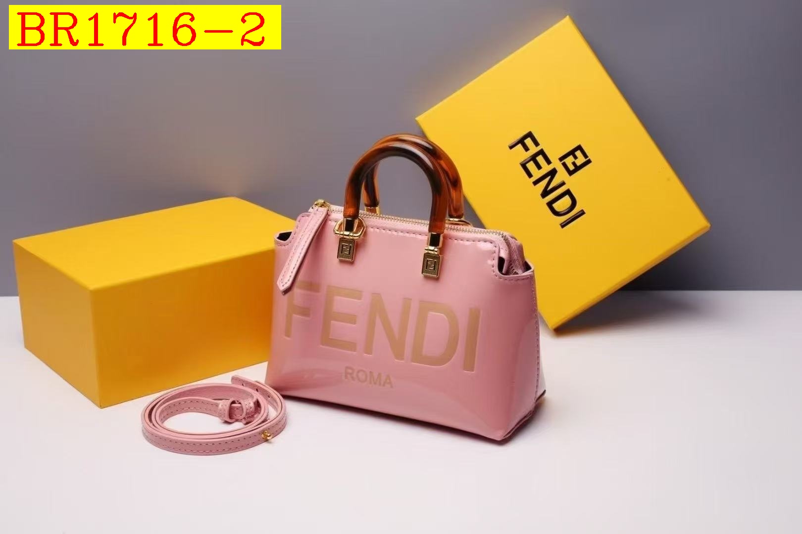 36$ FENDI 3646 Shoulder bag size 22X10X15 cm 814650 BR1716 gallery