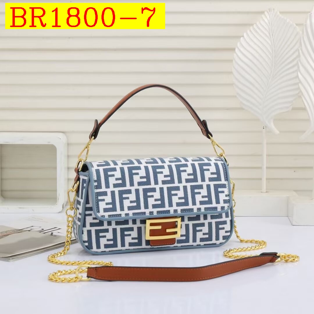 36$ FENDI 5631 Shoulder bag 311770 BR1800 gallery