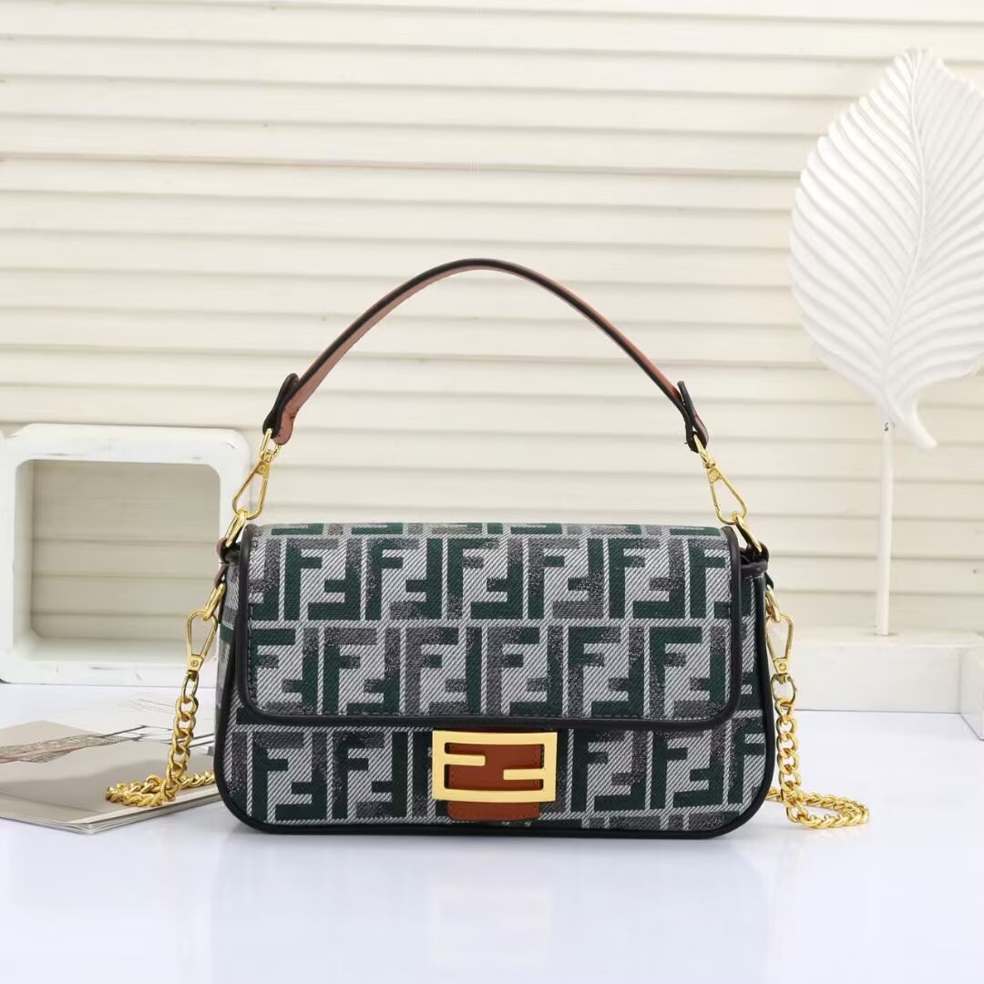 36$ FENDI 5631 Shoulder bag 311770 BR1800 gallery
