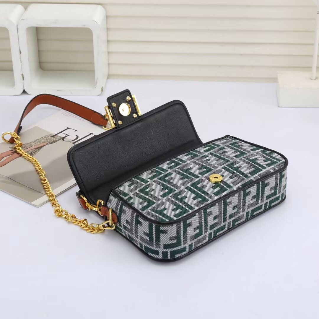 36$ FENDI 5631 Shoulder bag 311770 BR1800 gallery