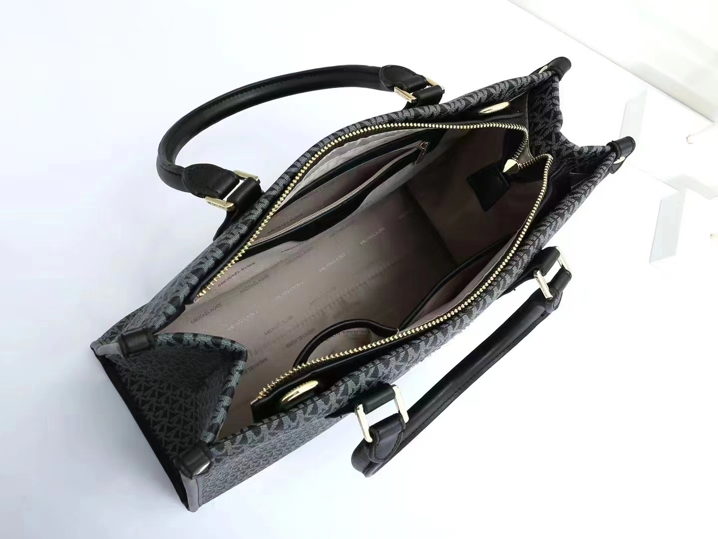 36$ MK 44572 Tote bag size 35x15x27 cm 314570 BR1740 gallery