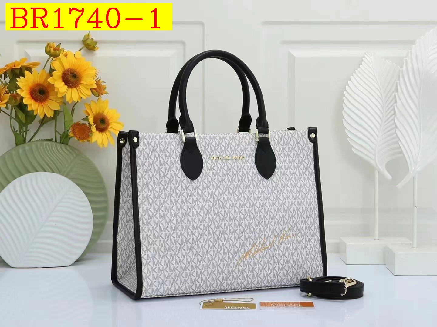 36$ MK 44572 Tote bag size 35x15x27 cm 314570 BR1740 gallery