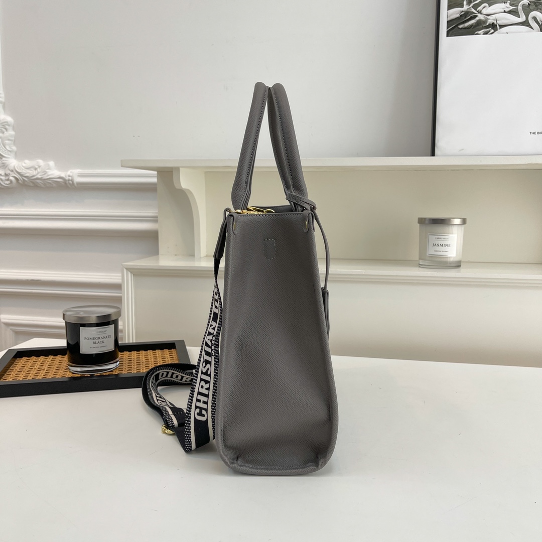 36$ dh DIOR 90254 Tote bag size 35X27X10 cm 51827423561 BY2649 gallery