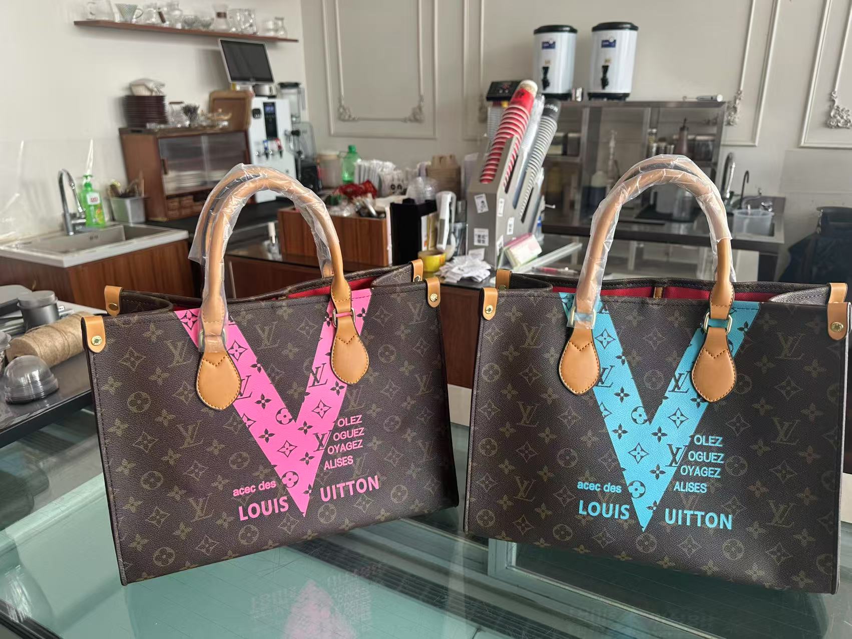 36$ dh LV 7017 Tote bag size 35X27X15 cm 81526423469 BY2525 gallery