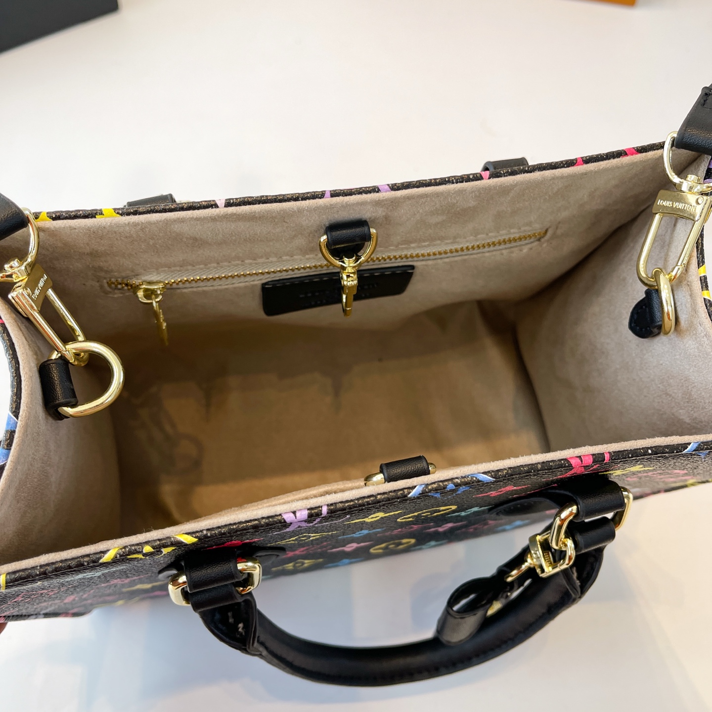 36$ dh LV 8027 Shoulder bag size 25X20X12 cm 51241023561 BY2467 gallery