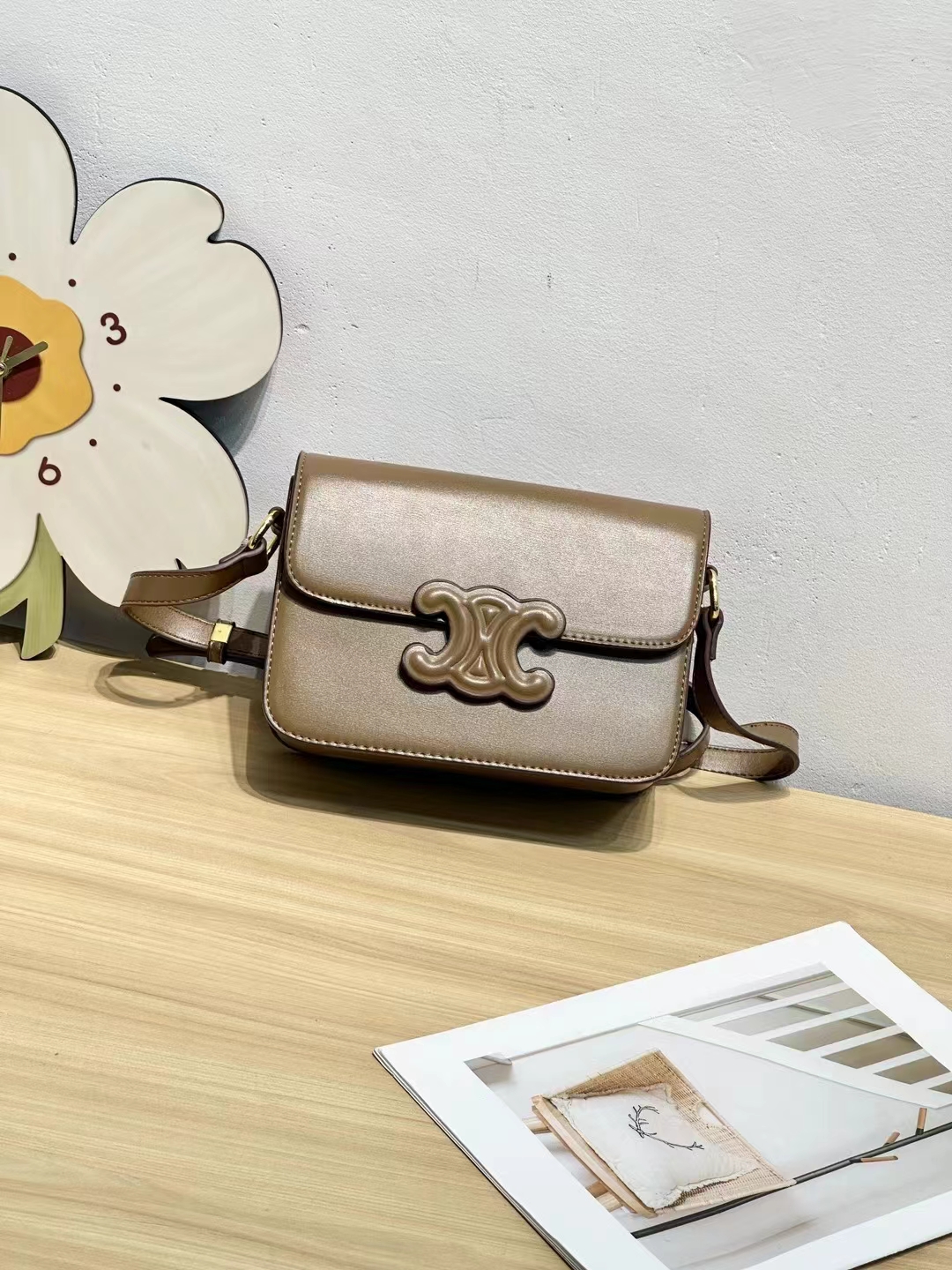 36$ new_dh CELINE_6888 SIZE 19X7X16 CM 51261023347 XR8B67 gallery