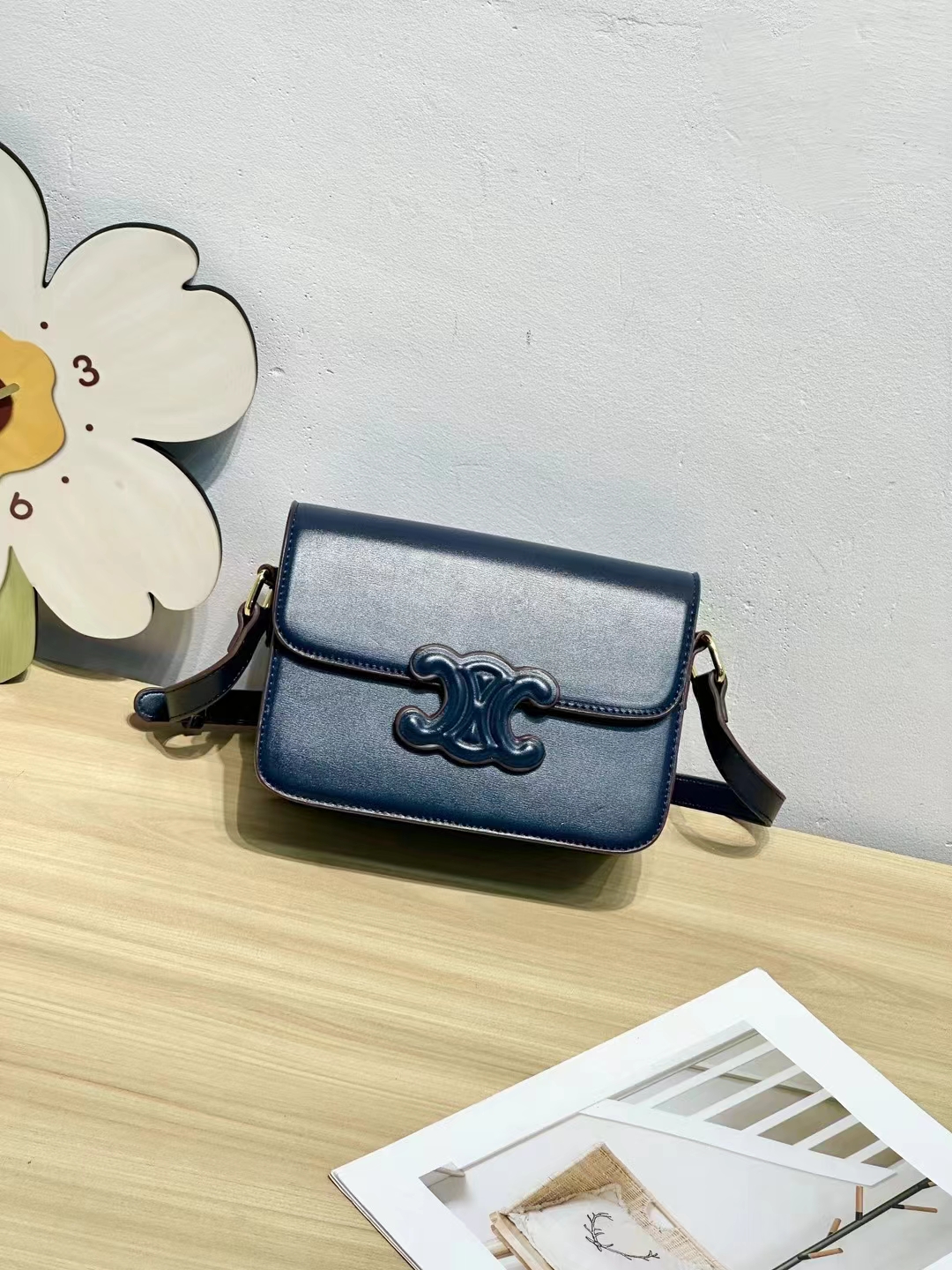 36$ new_dh CELINE_6888 SIZE 19X7X16 CM 51261023347 XR8B67 gallery