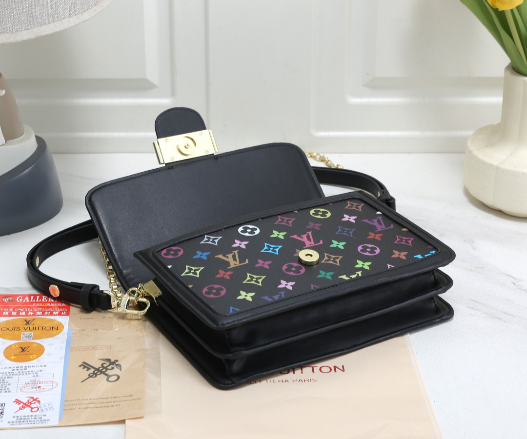 37$ LV 3399 Shoulder bag size 25x7x18 cm 315880 BR1820 gallery