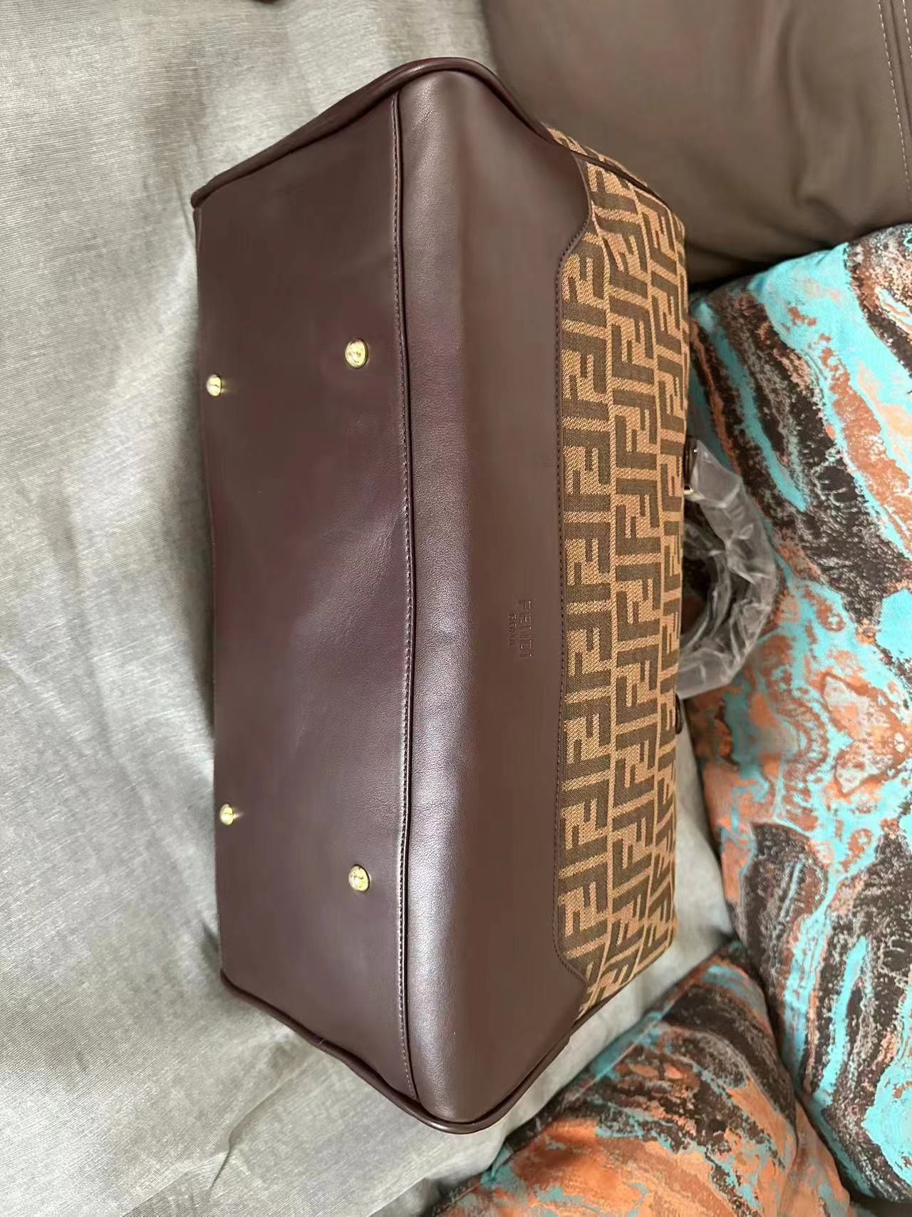 37$ dh FENDI 9529 Travelling bag size 45X27X18 cm 91526423577 BY2613 gallery