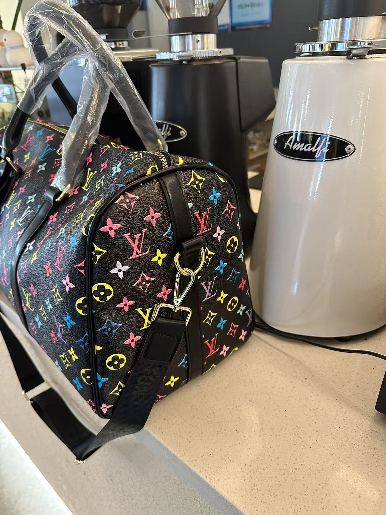 37$ dh LV 34513 Travelling bag size 45X29X18 cm 51429623578 BY2521 gallery