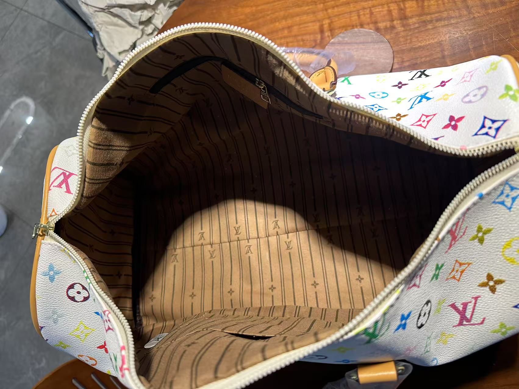 37$ dh LV 34513 Travelling bag size 45X29X18 cm 51429623578 BY2521 gallery