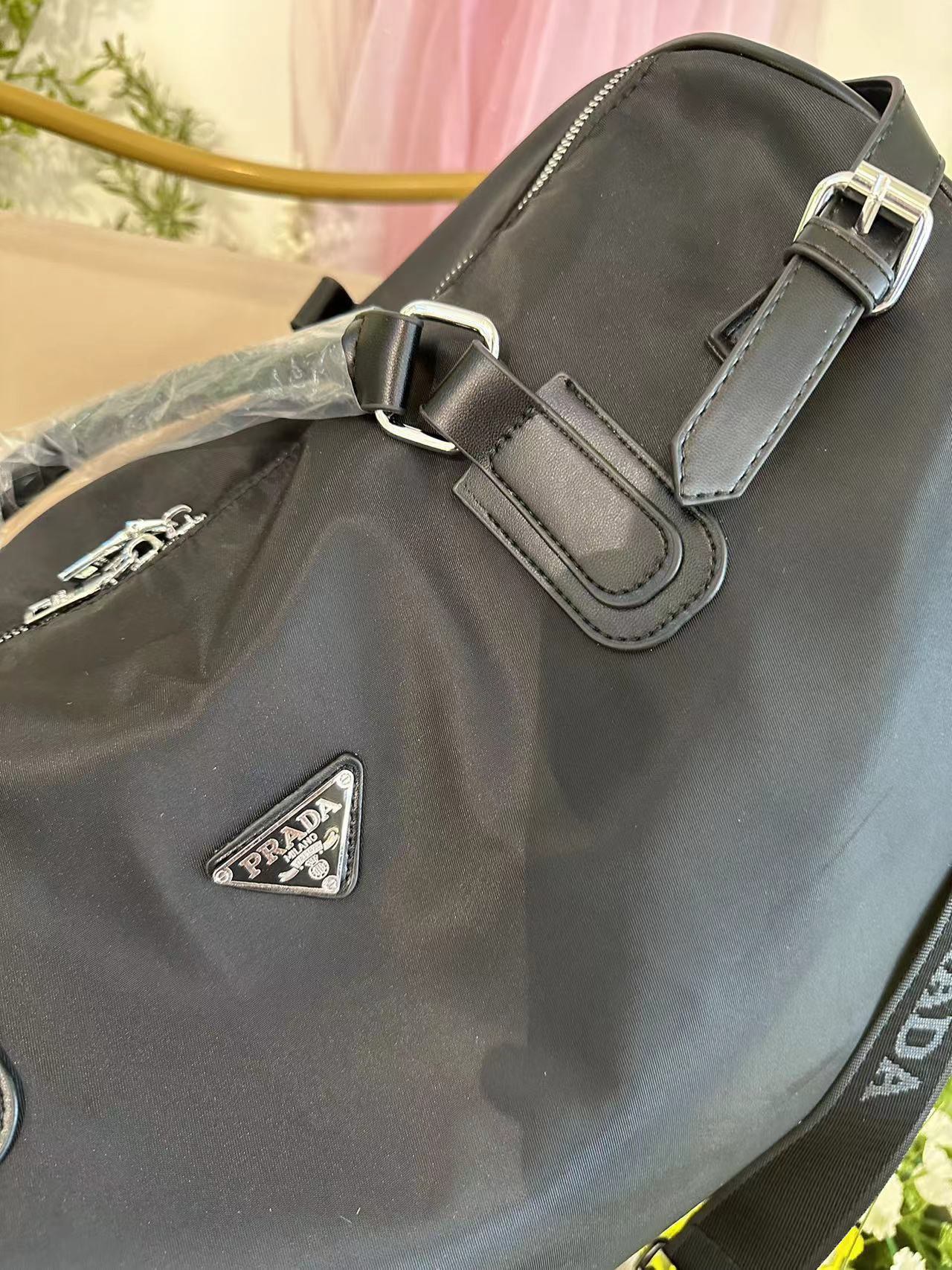 37$ new_dh PRADA SIZE 49X31X18 CM 91625223450 ZY1B288 gallery