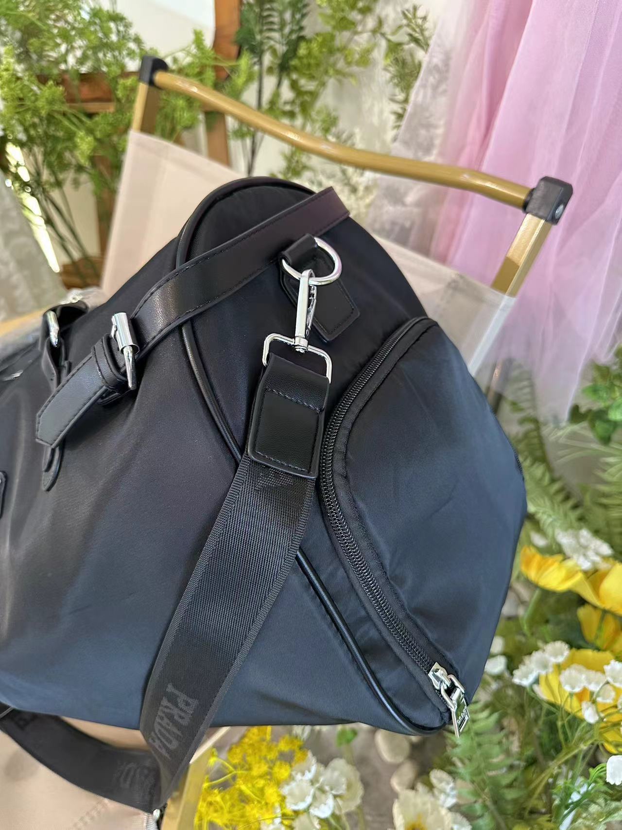 37$ new_dh PRADA SIZE 49X31X18 CM 91625223450 ZY1B288 gallery