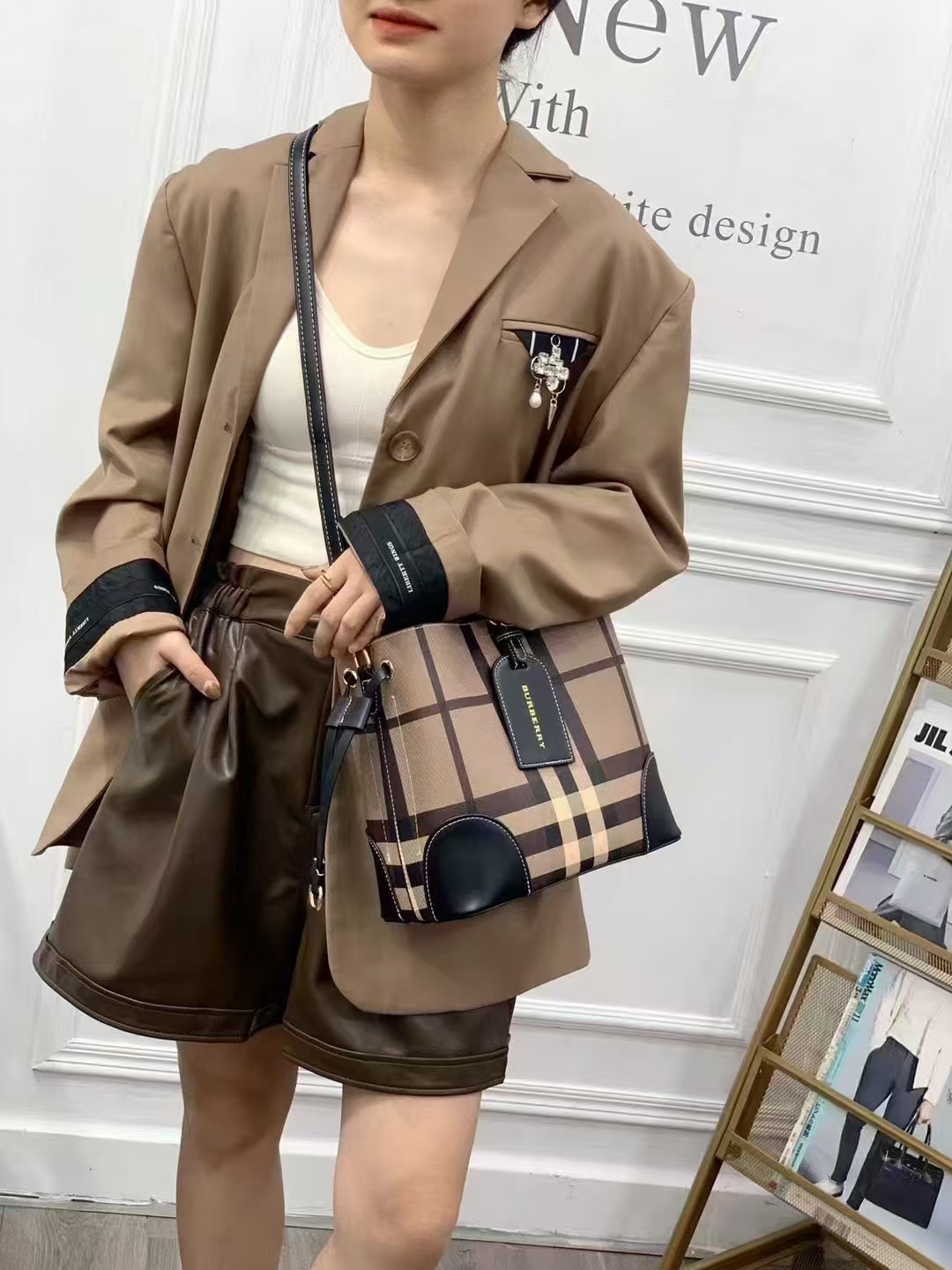 38$ BURBERRY 8020 Tote bag size 24x13x22 cm 015700 BR1954 gallery