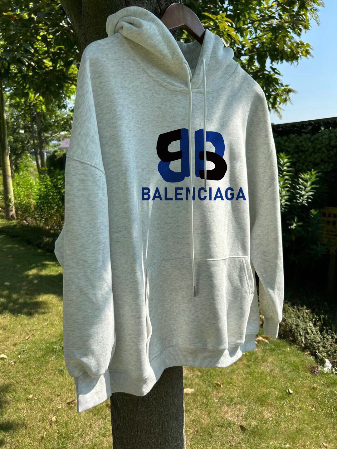38$ Balenciaga Sweatshirt size M-2XL 714424 WX146 gallery