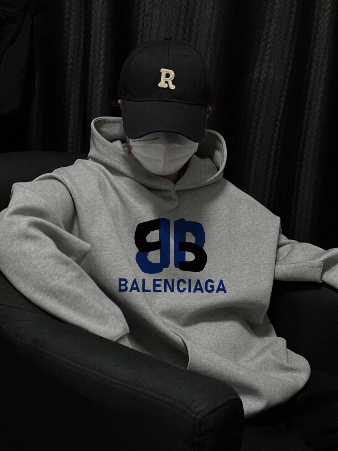 38$ Balenciaga Sweatshirt size M-2XL 714424 WX146 gallery