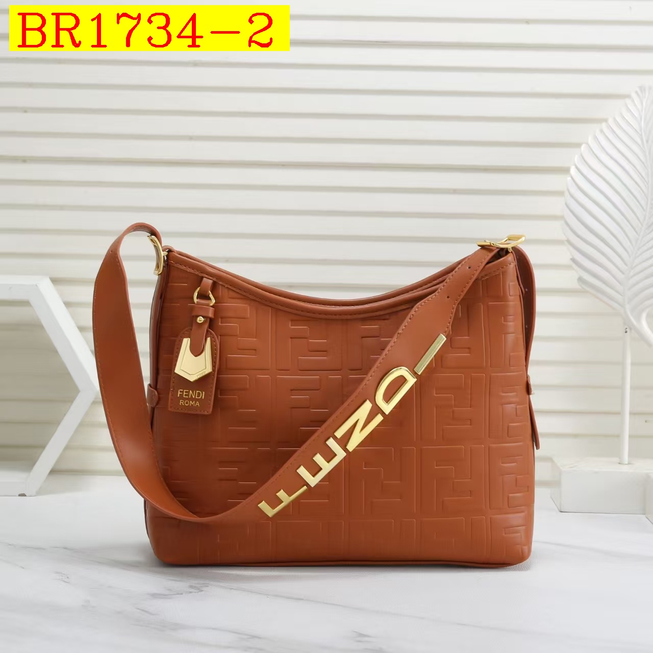 38$ FENDI 5632 Shoulder bag size 32x27x12 cm 417610 BR1734 gallery