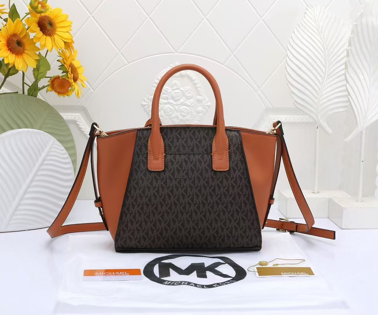 38$ MK 24003 Tote bag size 24x20x12 cm 116630 BR1754 gallery