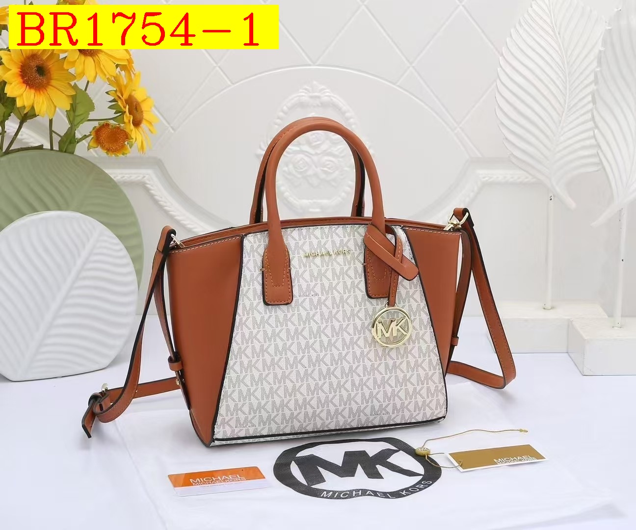 38$ MK 24003 Tote bag size 24x20x12 cm 116630 BR1754 gallery