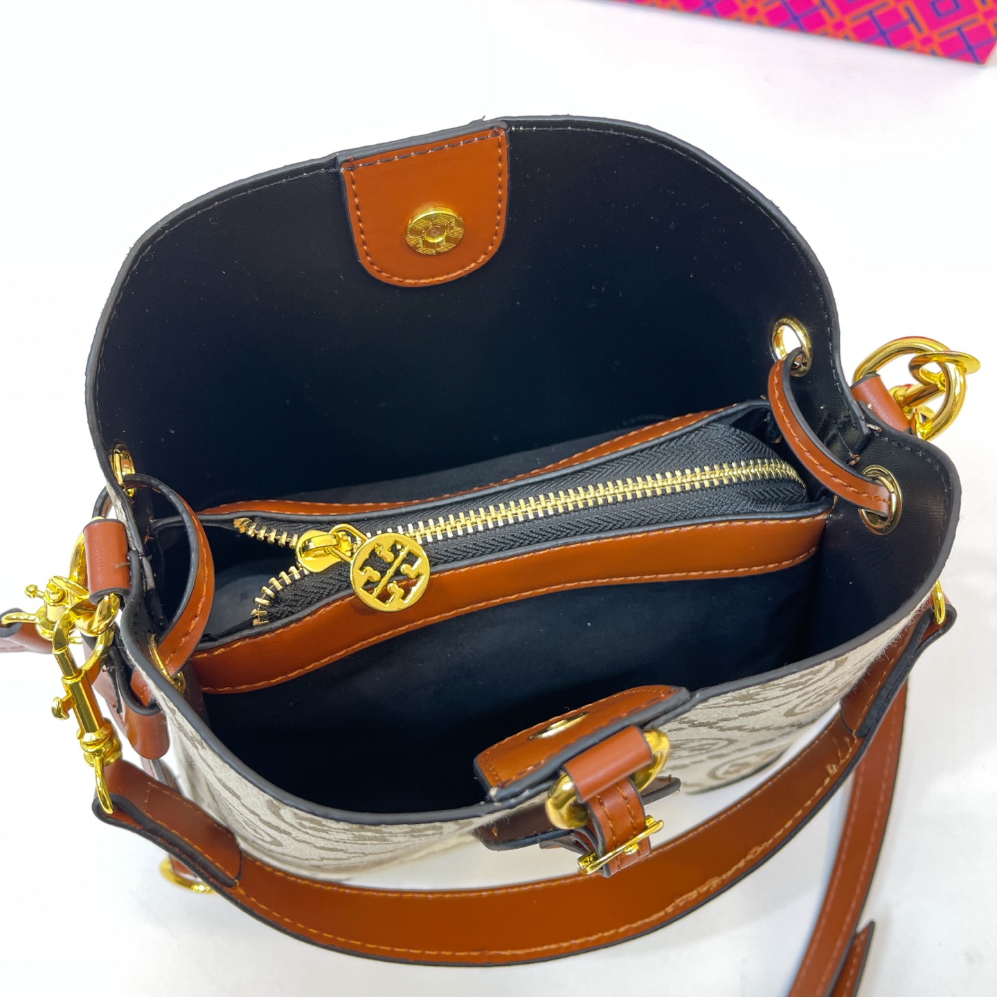 38$ dh TB 48916 Shoulder bag size 21X20X12 cm 41572023687 BY2671 gallery