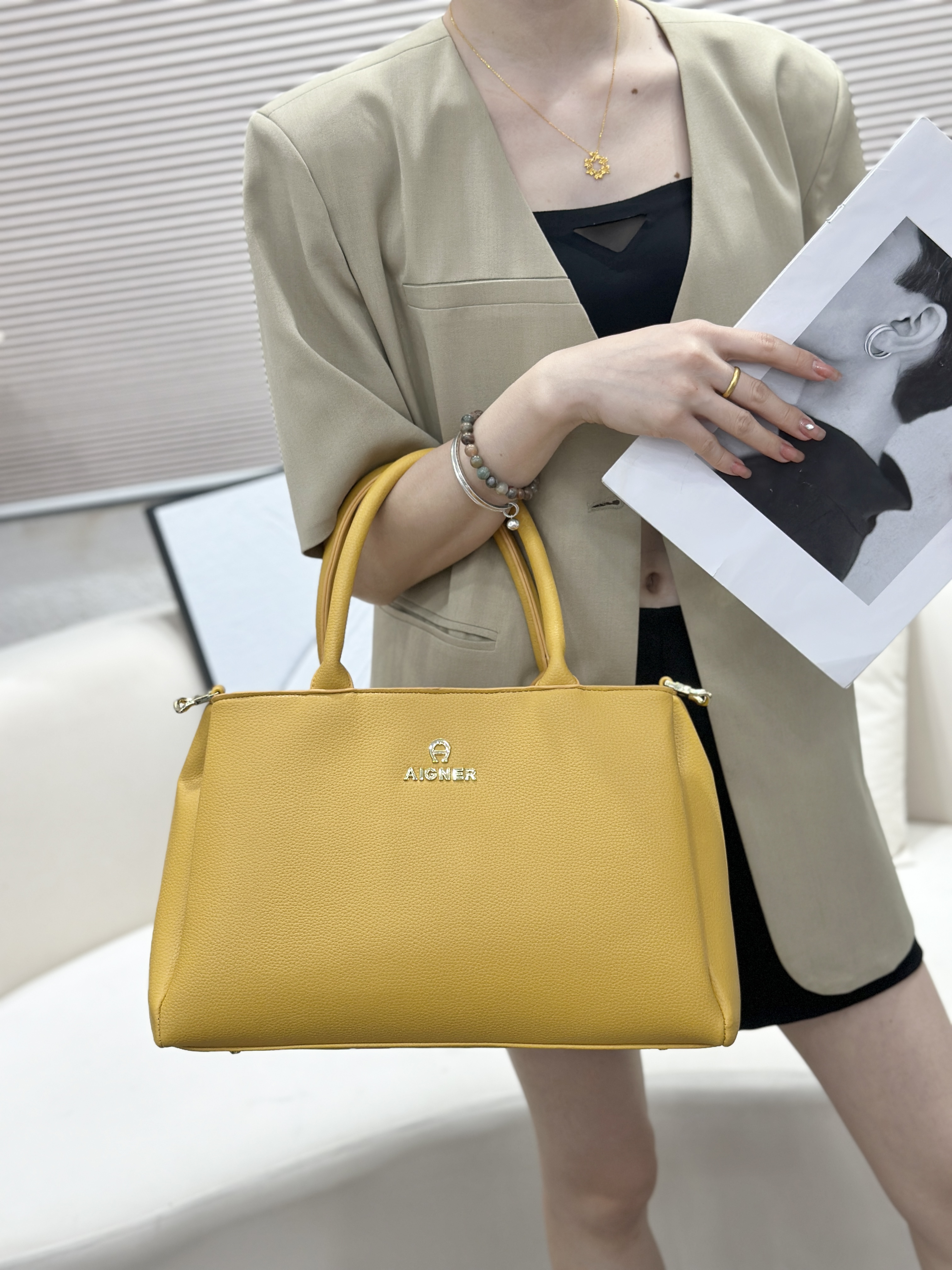 38$ new_dh AIGNER_11212 SIZE  35X15X23 CM 51261023465 XR6B151 gallery