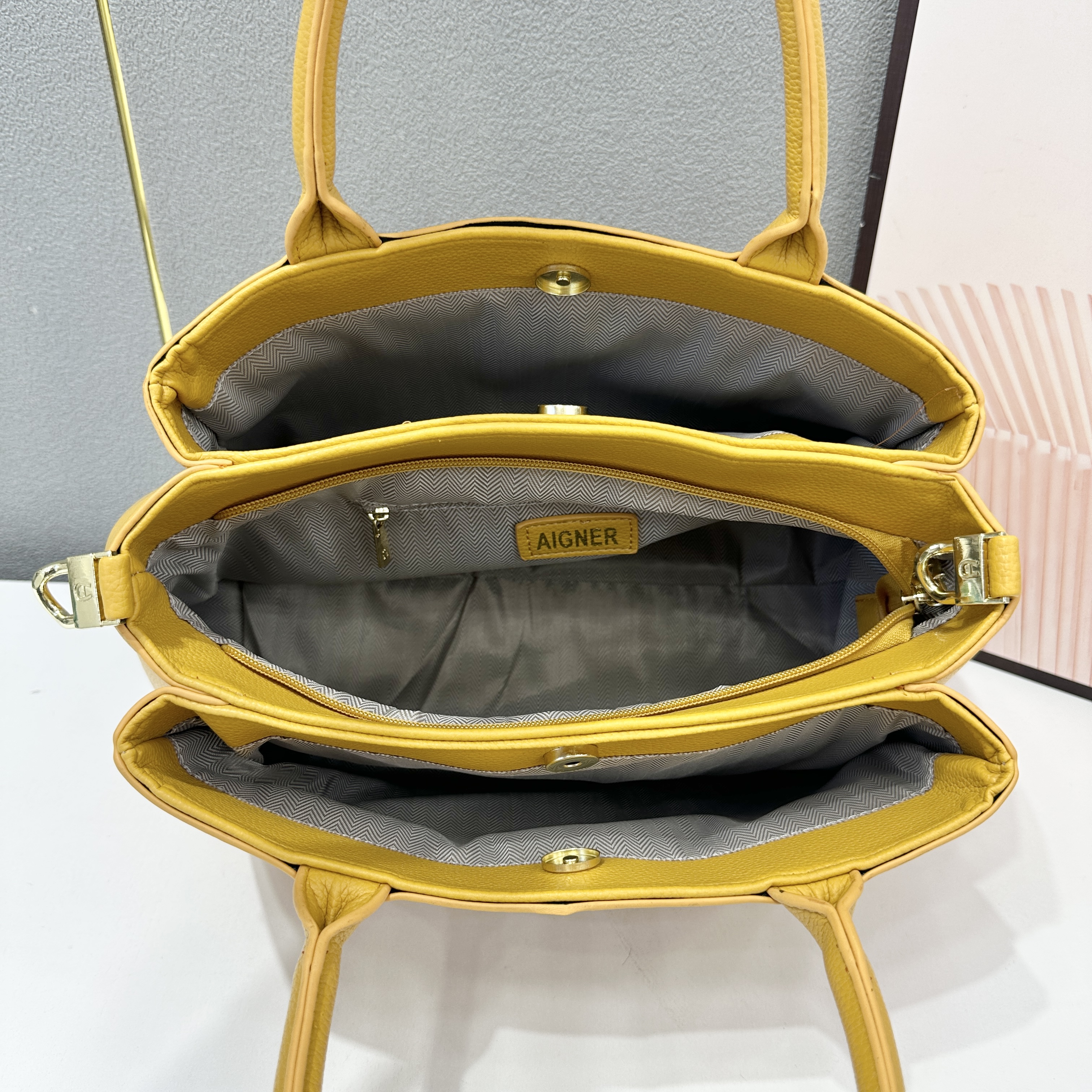 38$ new_dh AIGNER_11212 SIZE  35X15X23 CM 51261023465 XR6B151 gallery