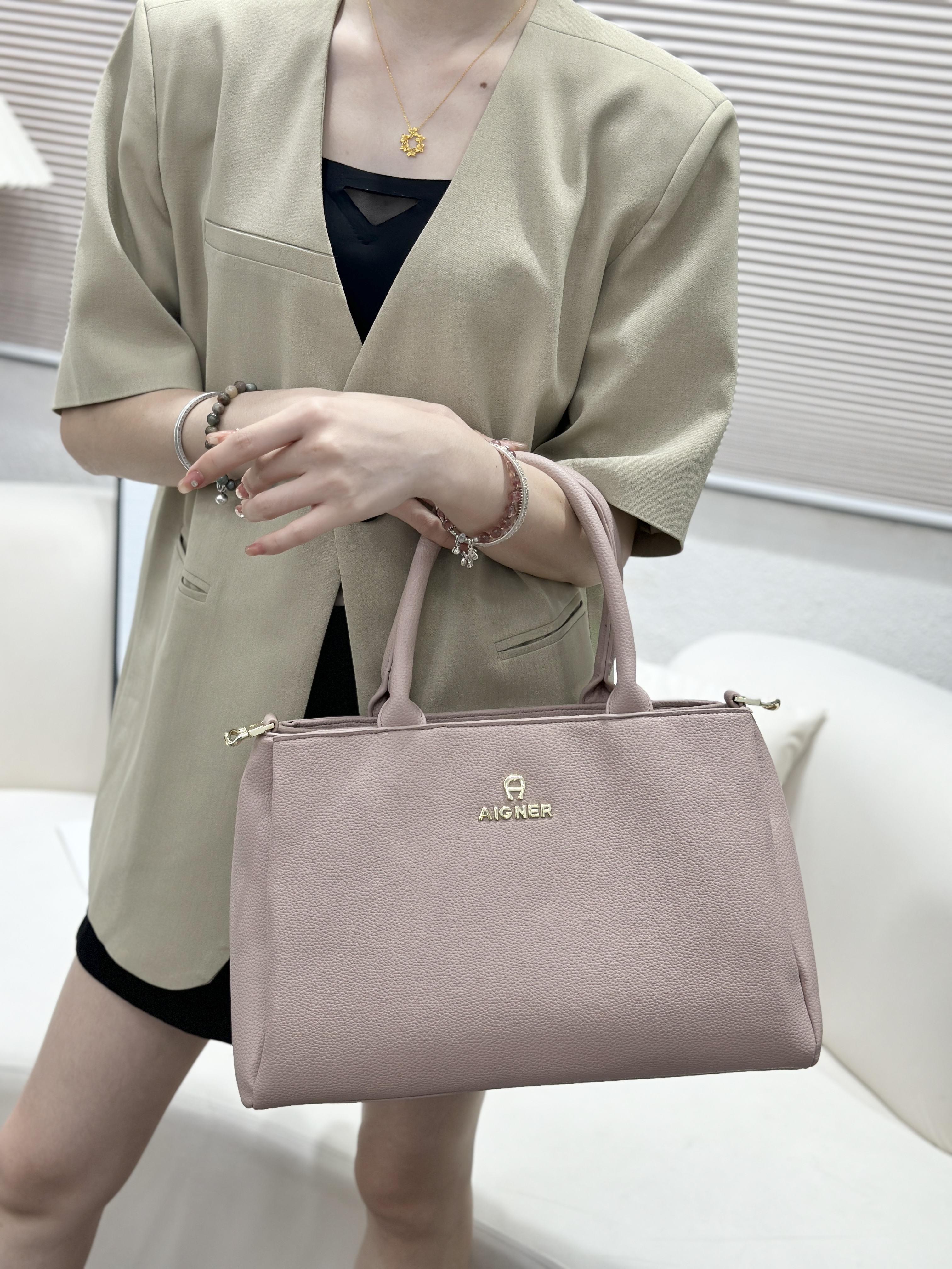 38$ new_dh AIGNER_11212 SIZE  35X15X23 CM 51261023465 XR6B151 gallery