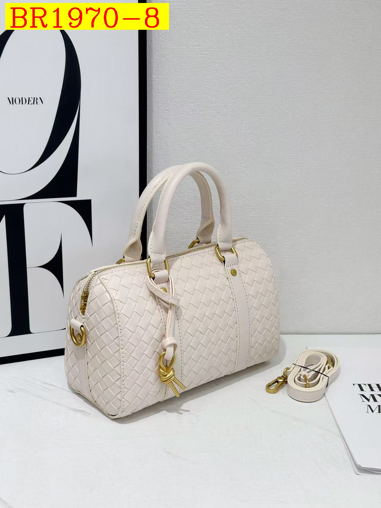 39$ 6603 Travelling bag size 25x11x18 cm 210730 BR1970 gallery