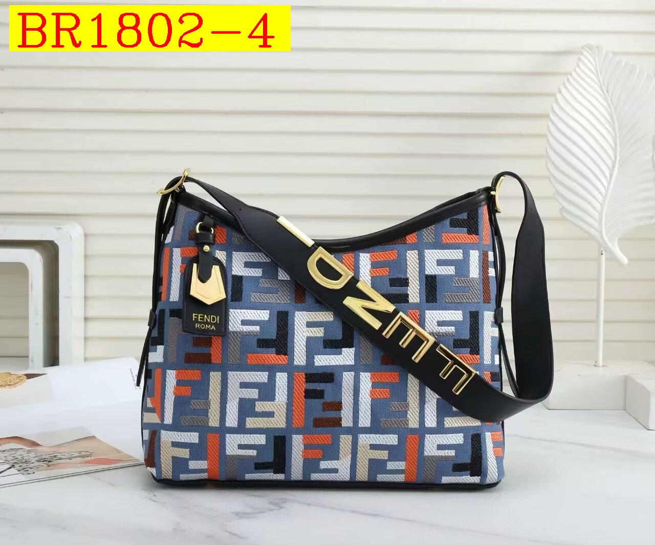39$ FENDI 5632 Shoulder bag 215746 BR1802 gallery